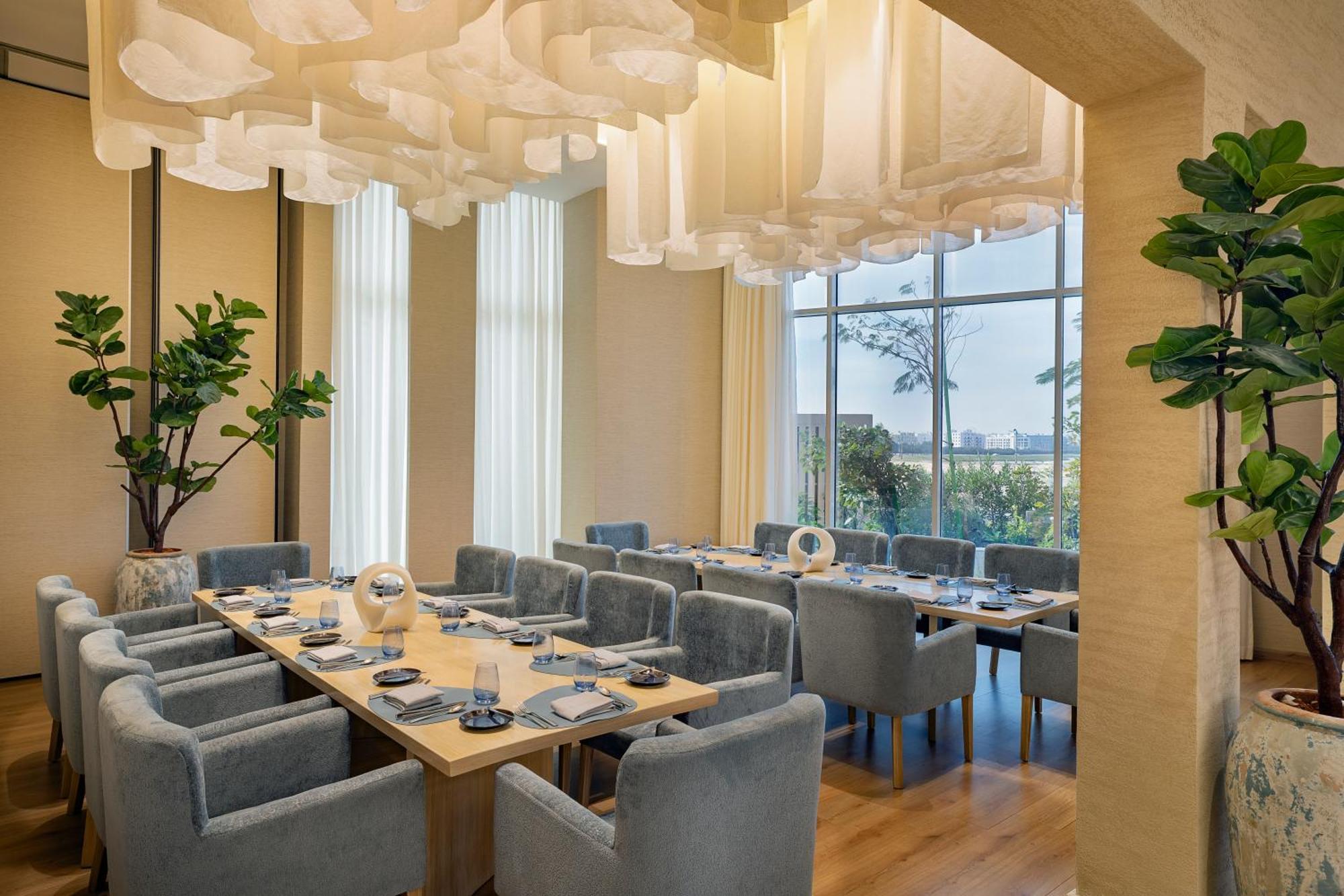 Hilton King Fahd Causeway Hotel 5*