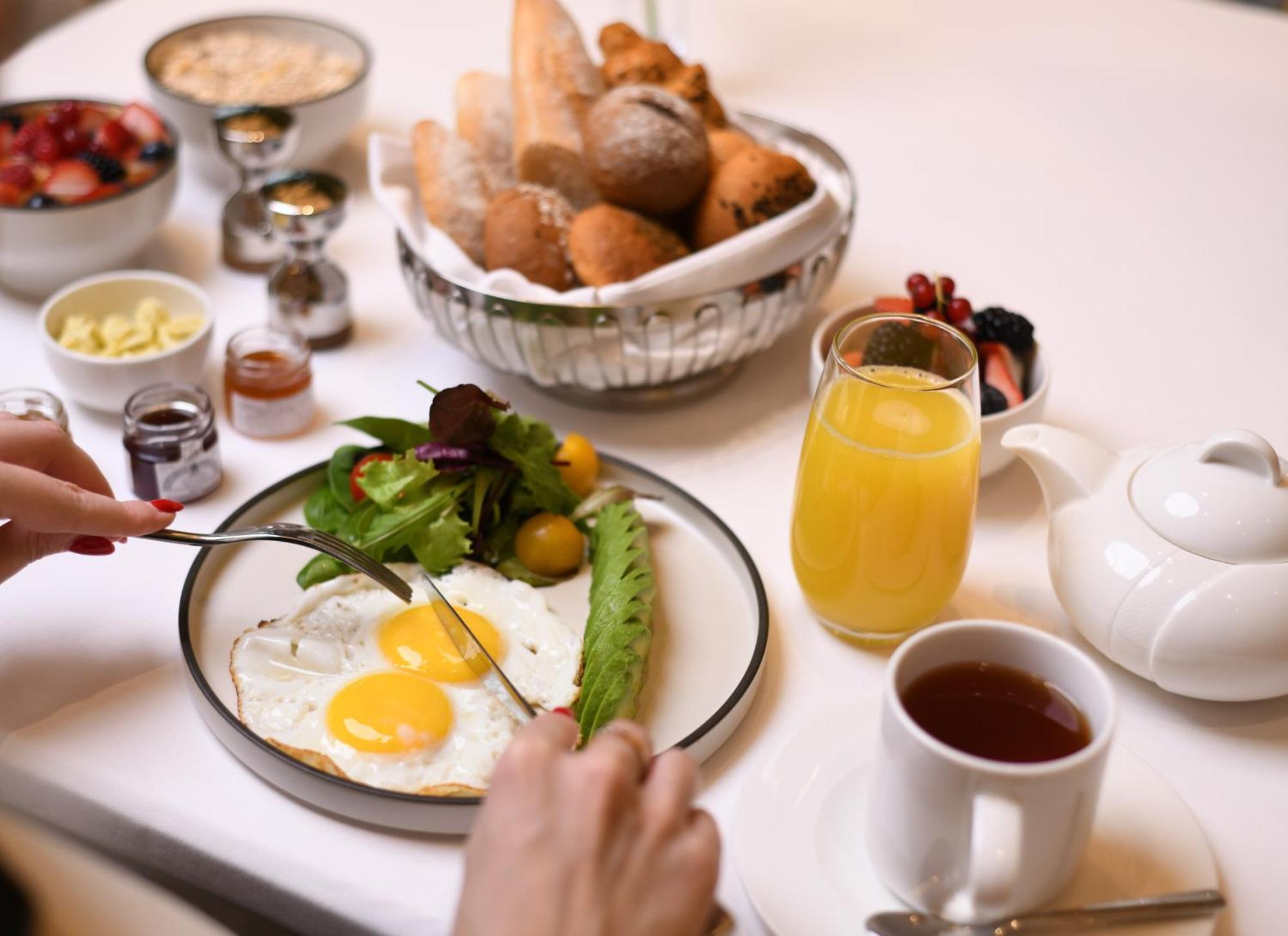 Hilton King Fahd Causeway 5*