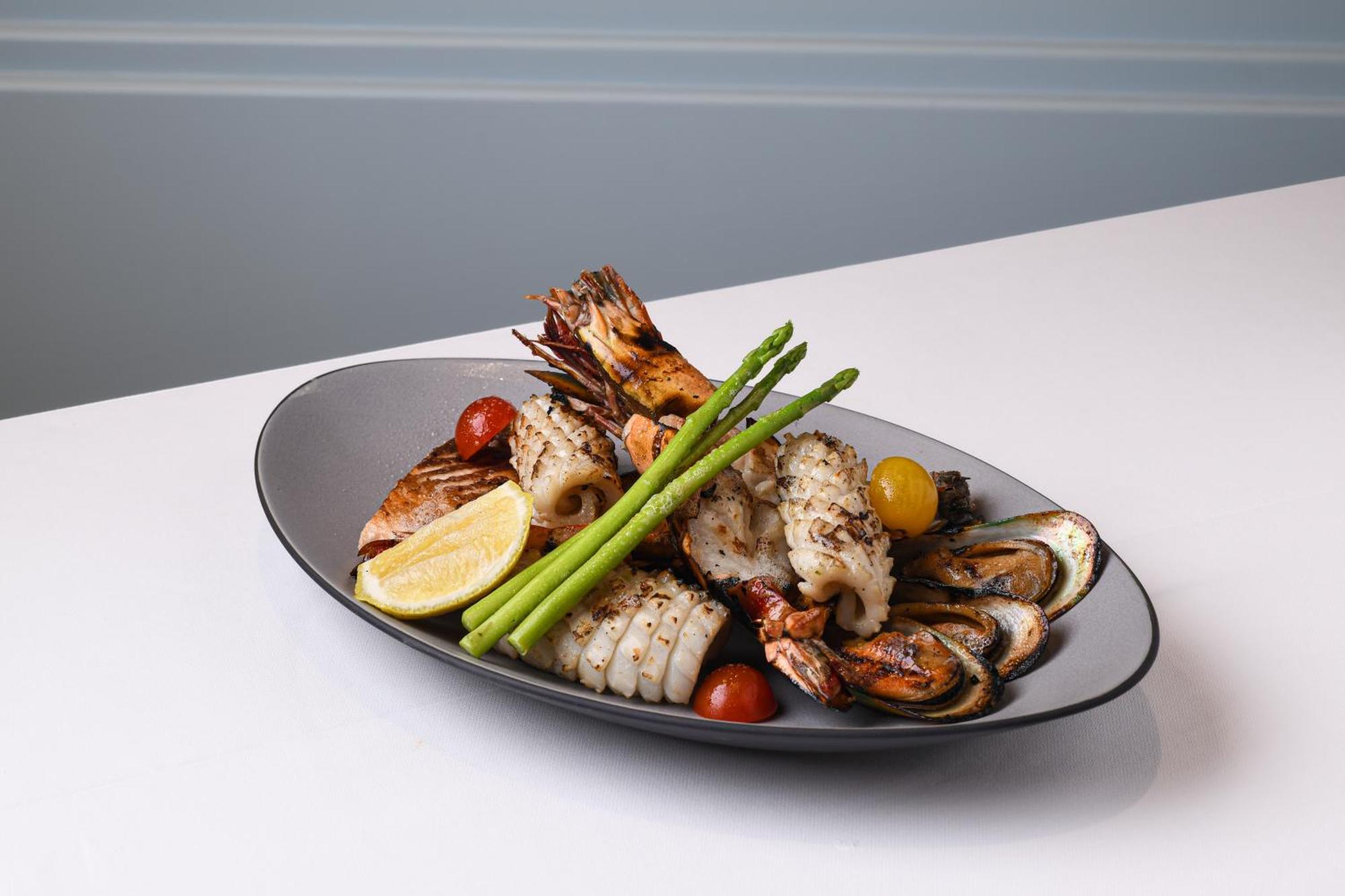 Hilton King Fahd Causeway 5*