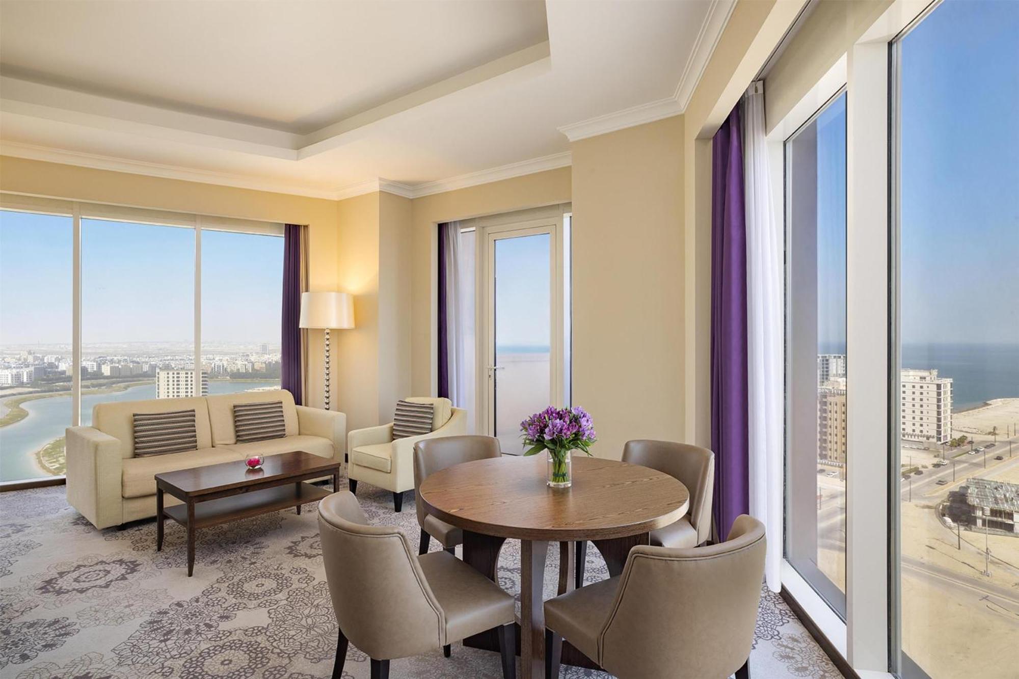 Hotel Hilton King Fahd Causeway 5*