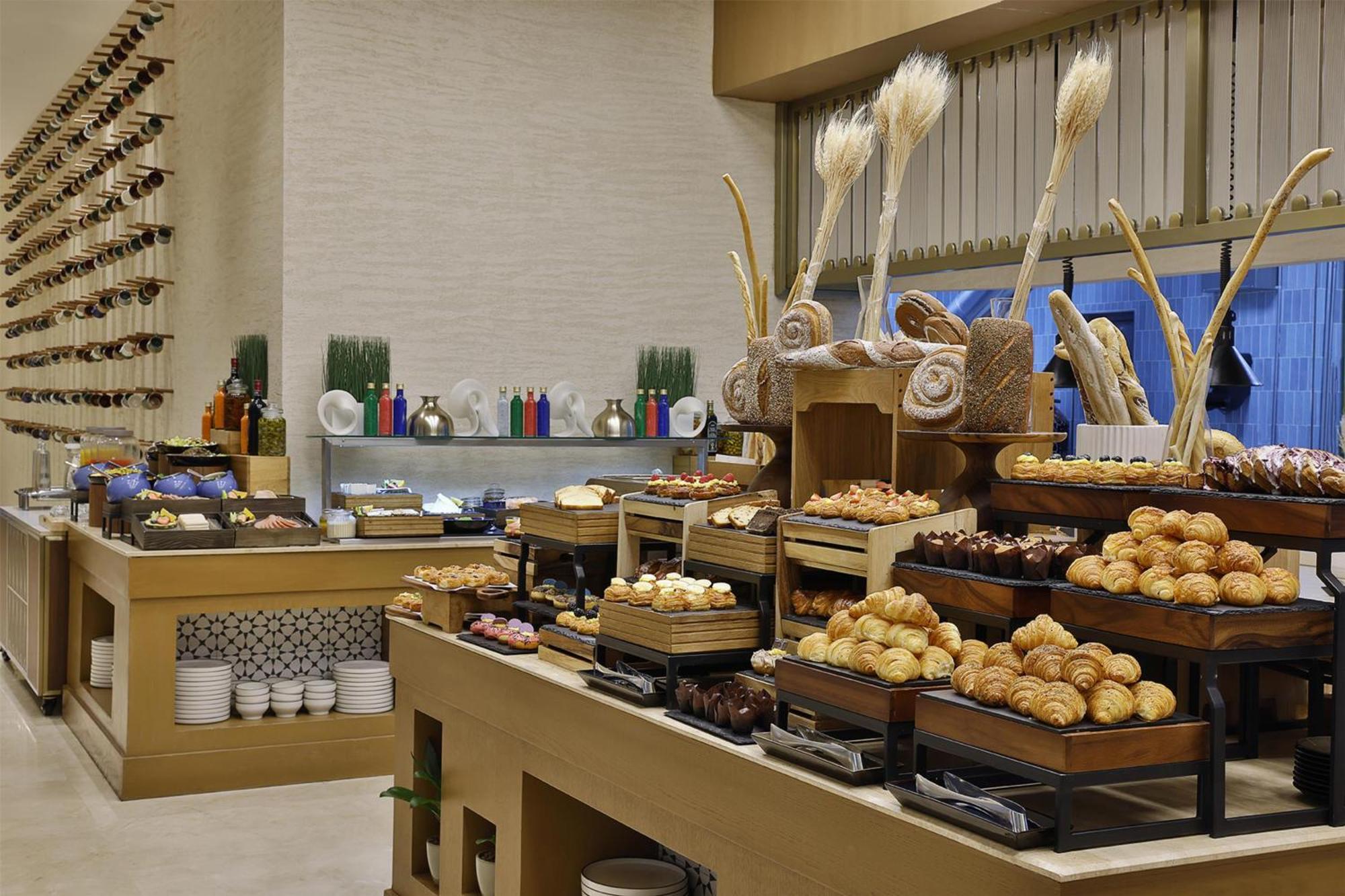 Hotel Hilton King Fahd Causeway 5*
