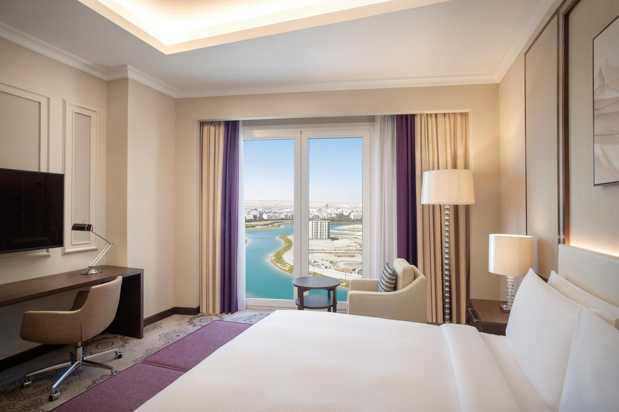 Hilton King Fahd Causeway 5*